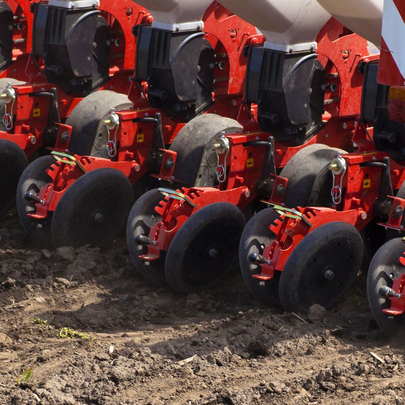 Largo agricultural machinery with high performance tires